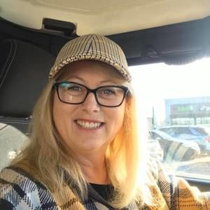 Meet your Posher, Julie